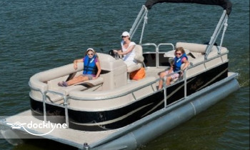 Northwoods Pontoon Rentals boat rental operation on Boulder Junction, WI 1