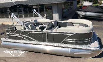 Northwoods Pontoon Rentals boat rental operation on Boulder Junction, WI 6