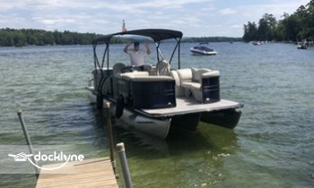 Lake Winnipesaukee Boat Tours boat rental operation on Moultonborough, NH 1