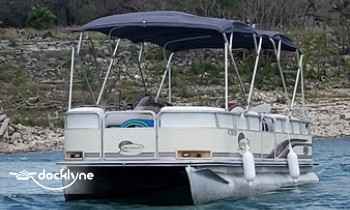 Off The Hook Boat Rentals, LLC boat rental operation on Canyon Lake, TX 1