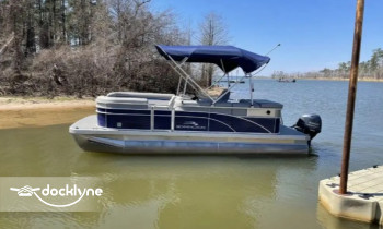 Lazy Days Pontoon boat rental operation on Henry, IL 5