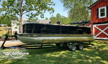 Stars and Stripes Pontoon Rental (Boat and RV Storage) boat rental operation on Broomfield, CO 5