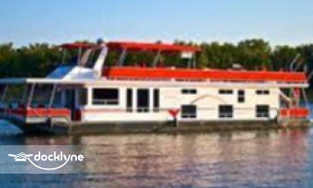 Five Star Houseboat Rentals boat rental operation on Kimberling City, MO 4