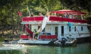 Five Star Houseboat Rentals boat rental operation on Kimberling City, MO 5