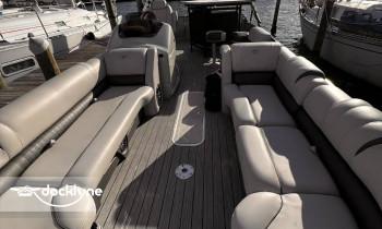 Crab Island Party Pontoon boat rental operation on Shalimar, FL 3