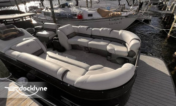 Crab Island Party Pontoon boat rental operation on Shalimar, FL 4