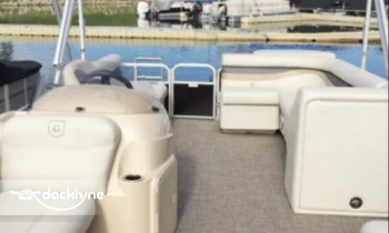 Recreational Rental & Sales boat rental operation on Bismarck, ND 3